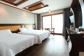 Benikea Mountain and Sea Yangyang