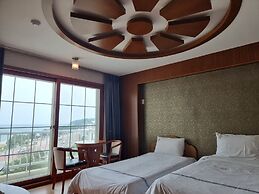 Benikea Mountain and Sea Yangyang