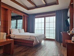 Benikea Mountain and Sea Yangyang