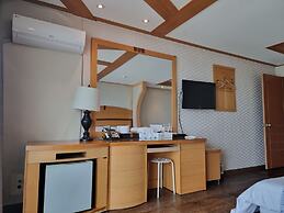 Benikea Mountain and Sea Yangyang