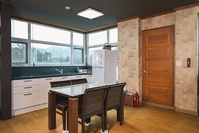 Benikea Mountain and Sea Sokcho