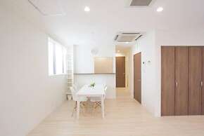 Cozy and Convenient Royal Heights