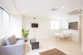 Cozy and Convenient Royal Heights