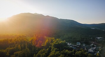 Trailside Apartments & Chalet