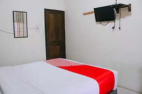 OYO Flagship 2799 Berastagi Backpacker Rooms