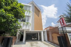 Super OYO Collection O 2627 Ratamya Co-living