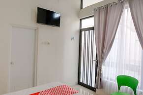 Super OYO Capital O 2798 Semeru Residence Syariah