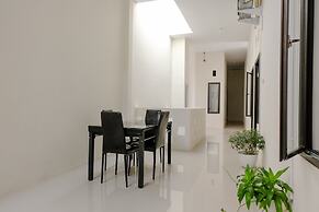 Super OYO Capital O 2798 Semeru Residence Syariah