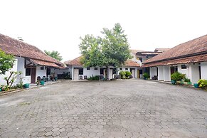 SPOT ON Sartika Inn Pati