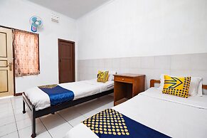 SPOT ON Sartika Inn Pati