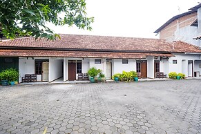 SPOT ON Sartika Inn Pati