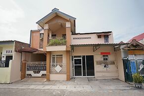 OYO 2656 Az Zahra Residence Syariah