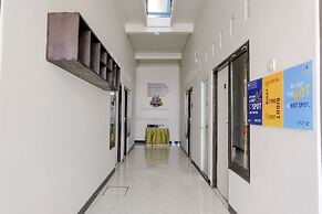 SPOT ON 2723 Gatsu Kost