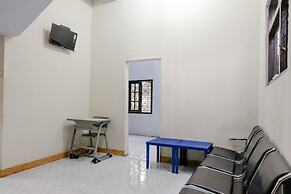 SPOT ON 2723 Gatsu Kost