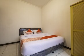 OYO 2728 Sinulingga Residence