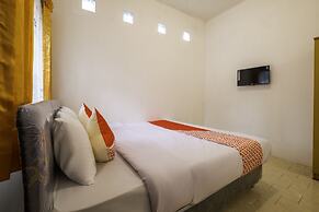 OYO 2728 Sinulingga Residence
