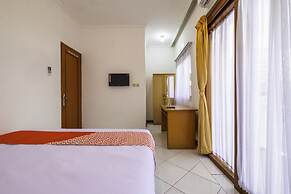 OYO 2728 Sinulingga Residence