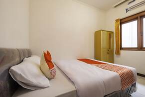 OYO 2728 Sinulingga Residence