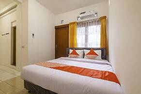 OYO 2728 Sinulingga Residence