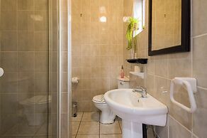 Marle' Lodge Bed & Breakfast