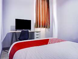 OYO 1805 Fatmawati Mansion Syariah