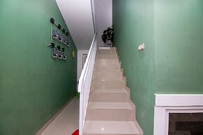 Super OYO 2808 D'residence Syariah