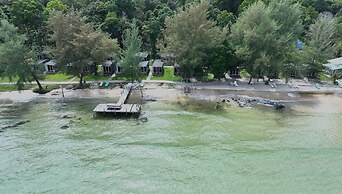 Sandy Beach Bungalows
