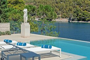 Beachfront Villa Seven Sins with Pool