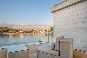 Beachfront Villa Seven Sins with Pool