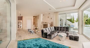 Beachfront Villa Seven Sins with Pool