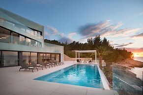 Luxury Villa Palma de Korkyra with Pool