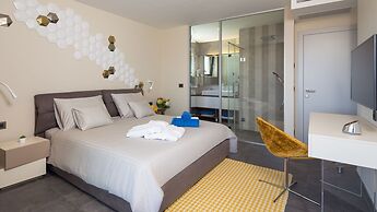 Beachfront Villa Azzurro With Pool