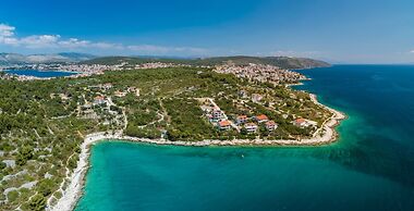 Beachfront Villa Azzurro With Pool