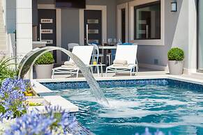 Beachfront Villa Azzurro With Pool