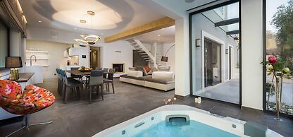 Beachfront Villa Azzurro With Pool