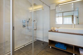 Beachfront Villa Azzurro With Pool