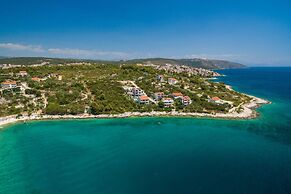 Beachfront Villa Azzurro With Pool