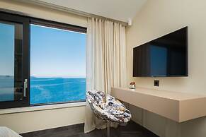 Beachfront Villa Azzurro With Pool