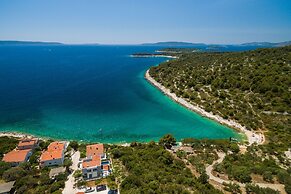 Beachfront Villa Azzurro With Pool