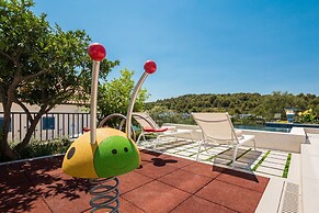 Beachfront Villa Azzurro With Pool