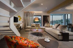 Beachfront Villa Azzurro With Pool