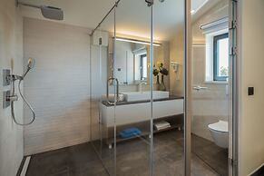 Beachfront Villa Azzurro With Pool