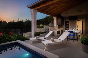 Beachfront Villa Azzurro With Pool