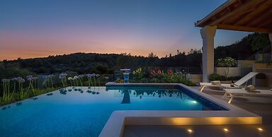 Beachfront Villa Azzurro With Pool