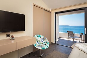 Beachfront Villa Azzurro With Pool