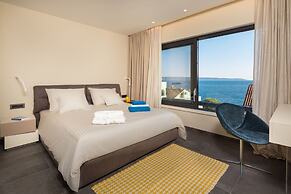 Beachfront Villa Azzurro With Pool