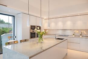 Luxury Villa Silent with Infinity Pool