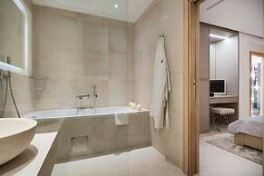 Luxury Villa Silent with Infinity Pool