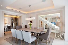 Luxury Villa Silent with Infinity Pool