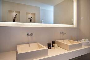 Luxury Villa Silent with Infinity Pool